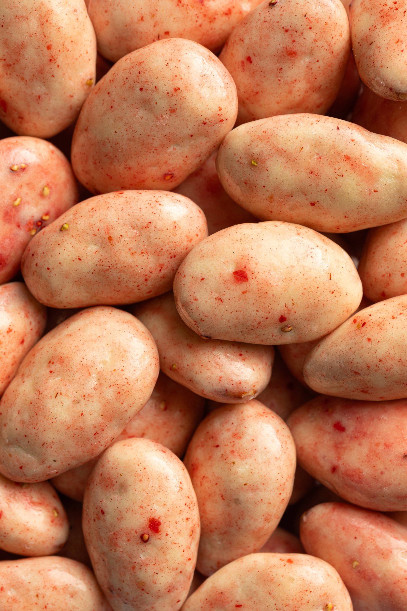 Драже «Мигдаль в білому шоколаді з сублімованою малиною»